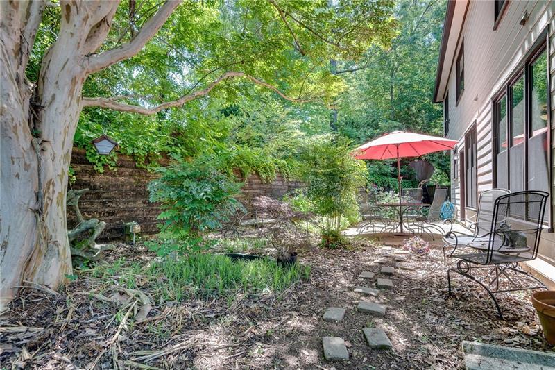 2702 Glenrose Hill