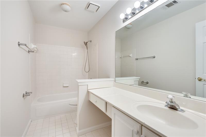 2702 Glenrose Hill