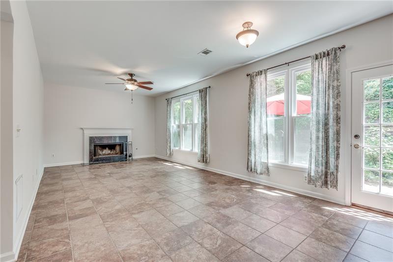 2702 Glenrose Hill