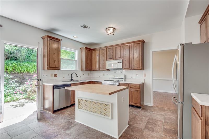 2702 Glenrose Hill