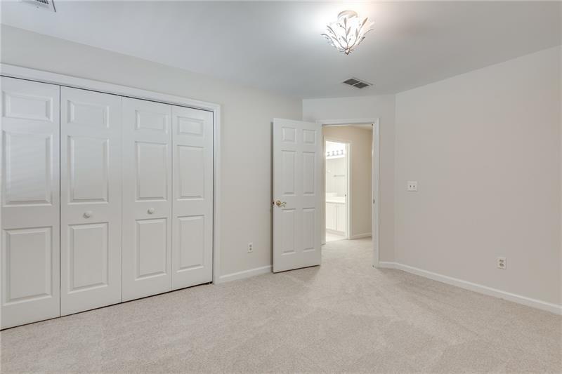 2702 Glenrose Hill