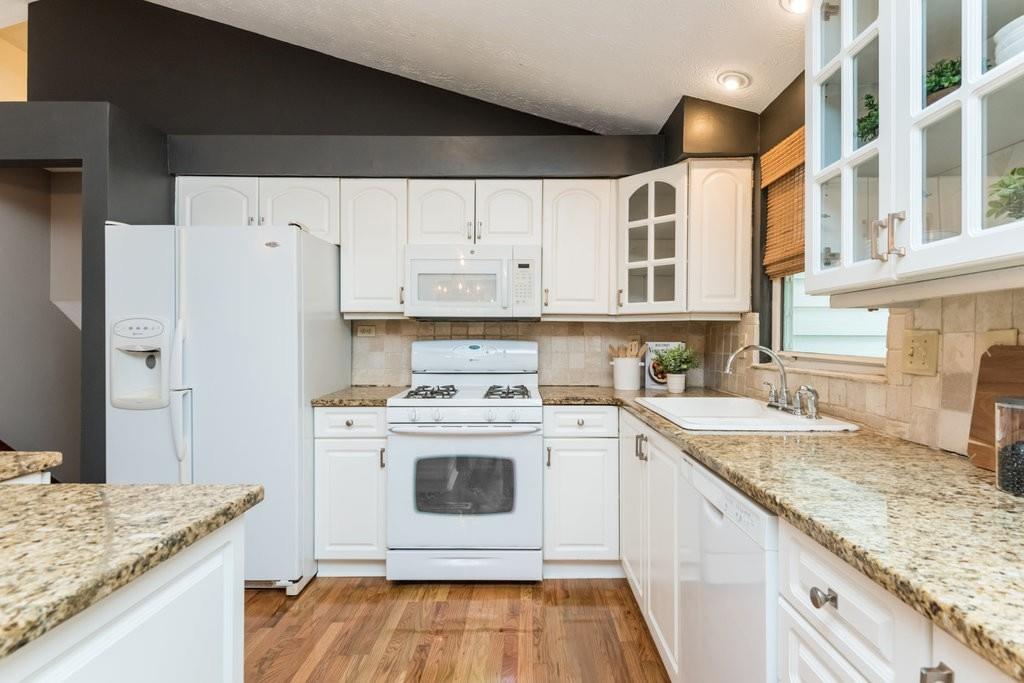 1215 Taylor Oaks Drive