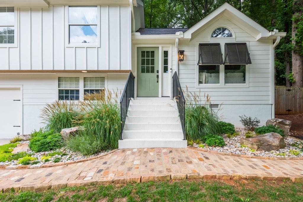 1215 Taylor Oaks Drive
