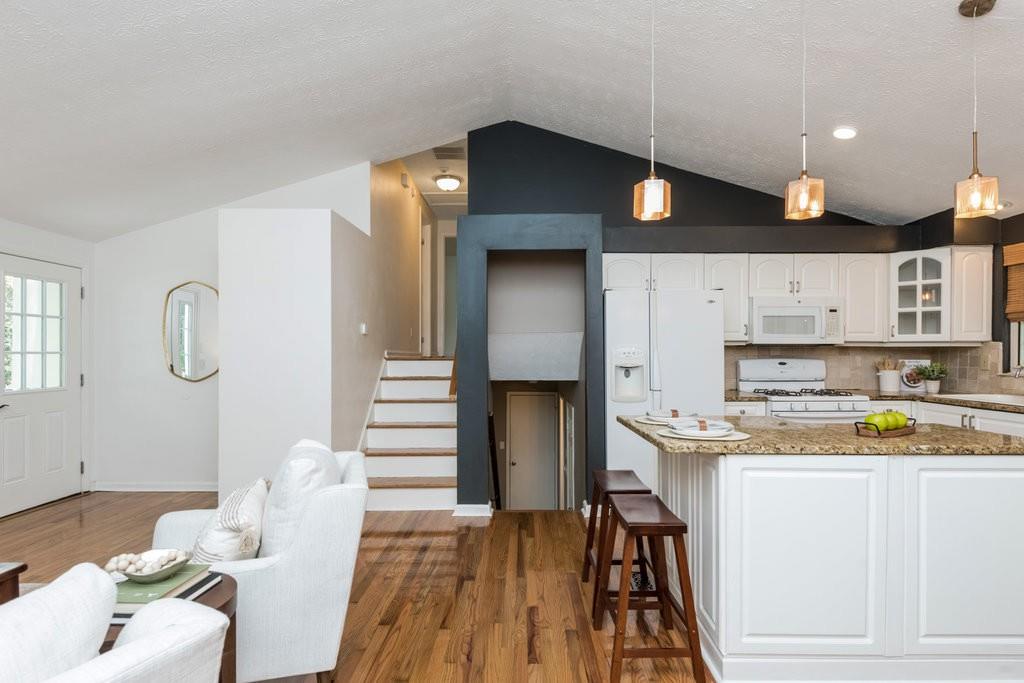 1215 Taylor Oaks Drive