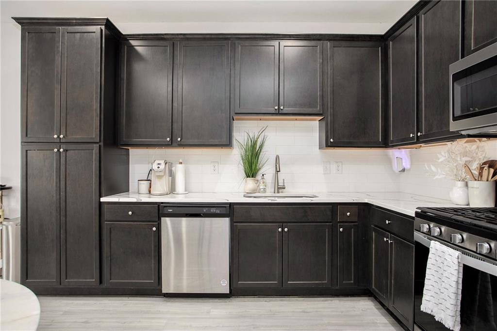 1961 James Red Moore Boulevard