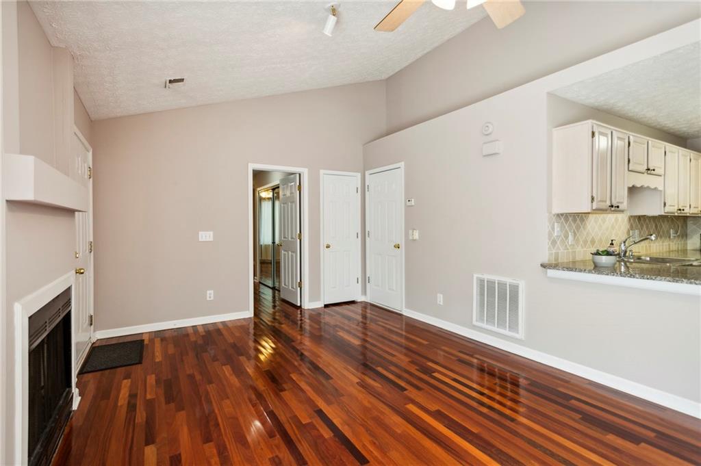 1322 Yorkshire Lane