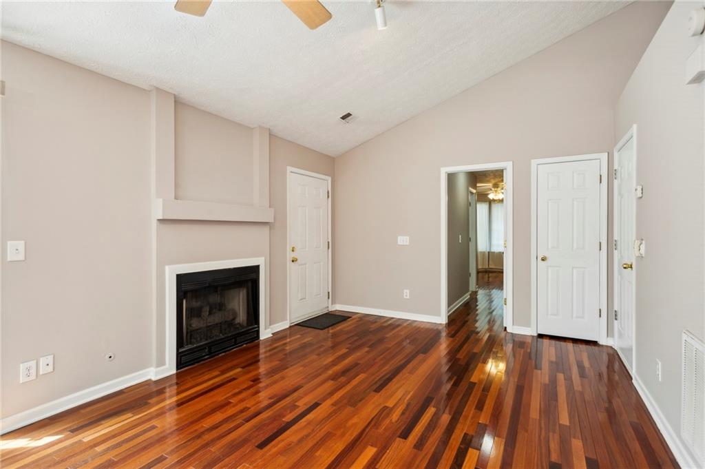 1322 Yorkshire Lane
