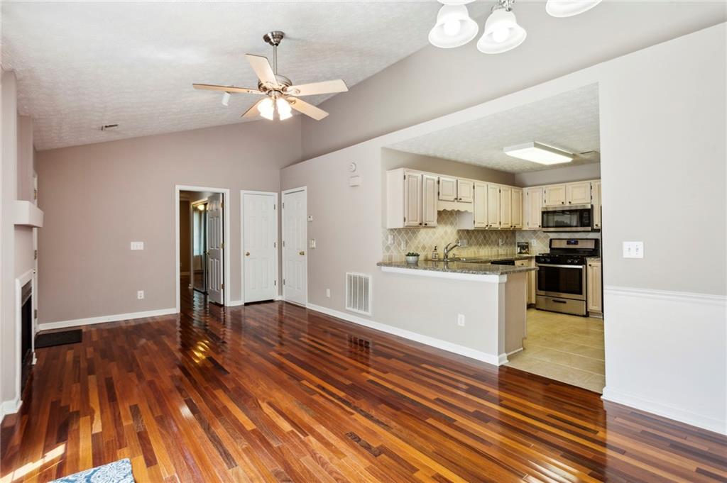 1322 Yorkshire Lane