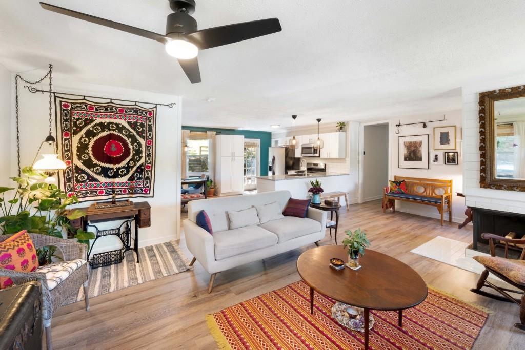1086 Azalea Circle