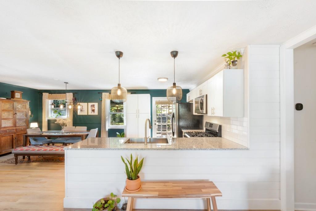 1086 Azalea Circle