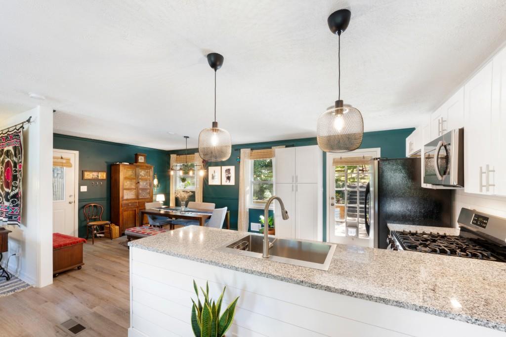 1086 Azalea Circle