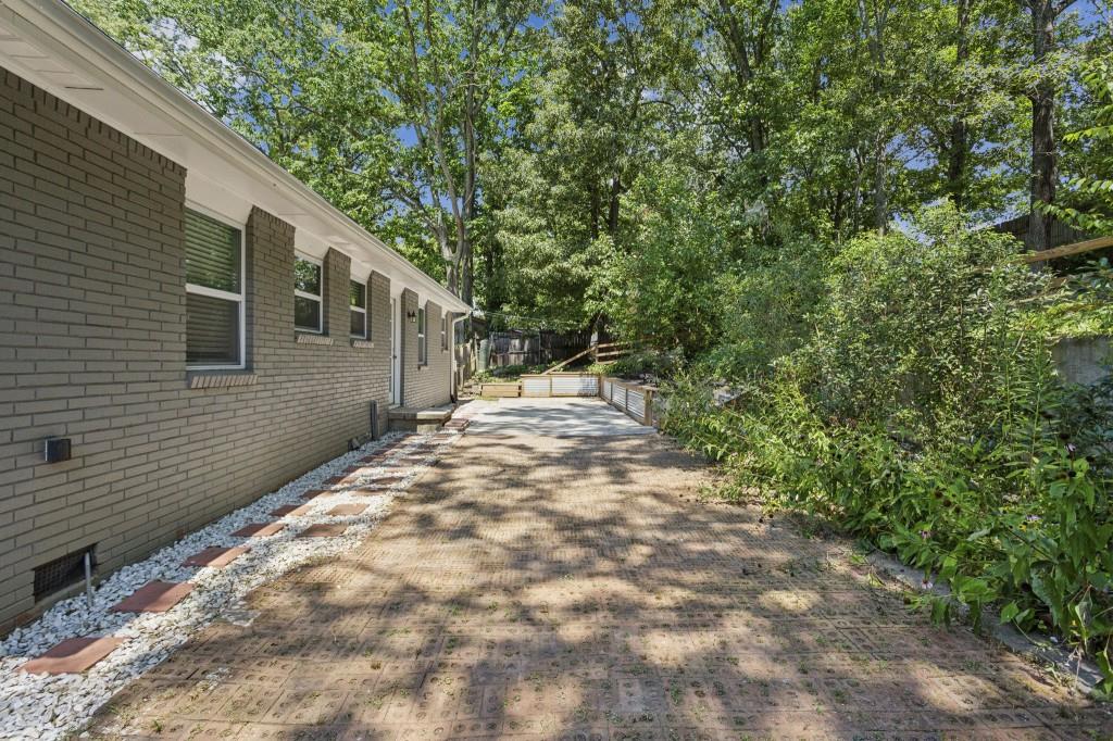 1086 Azalea Circle