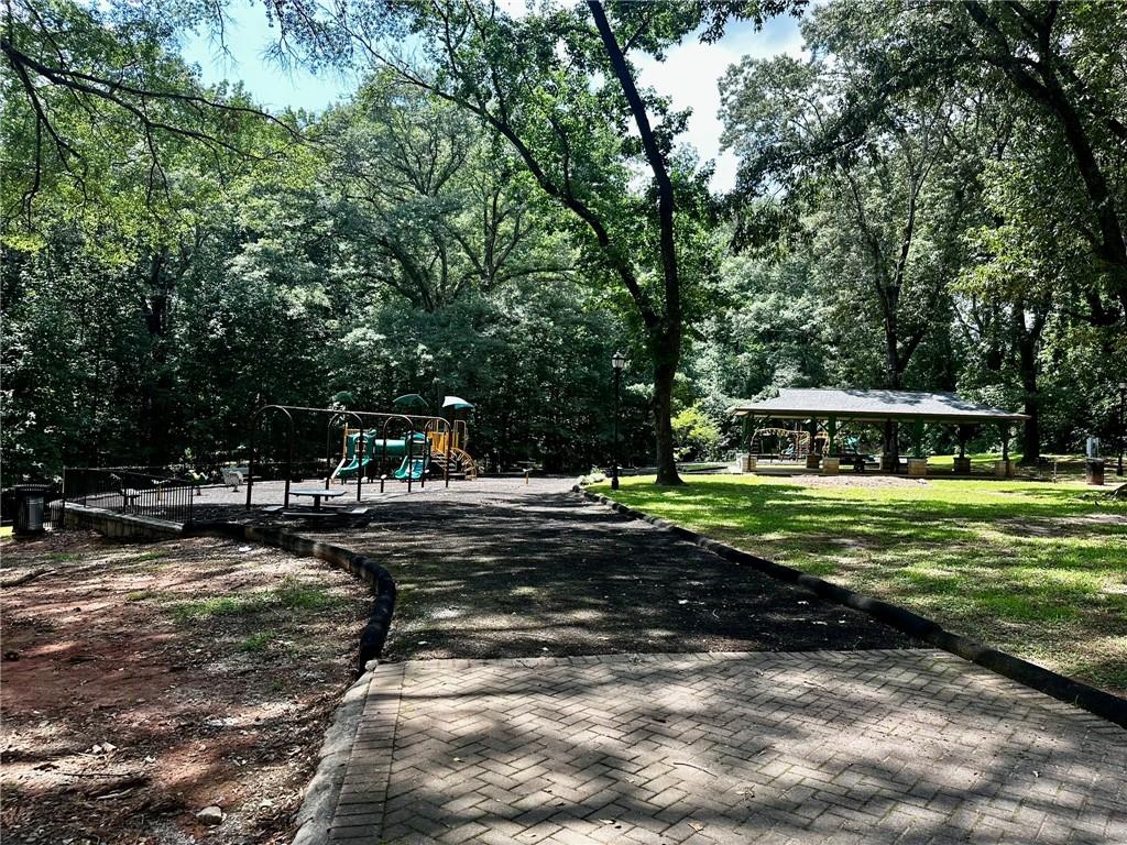 416 Lynnhaven Drive SW