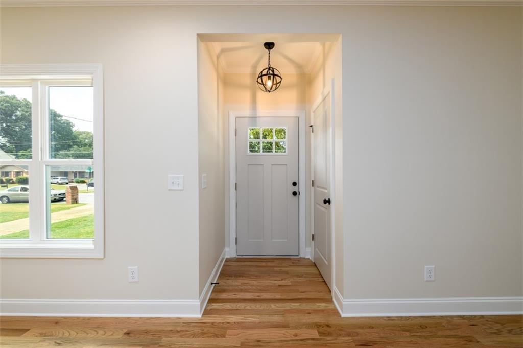 416 Lynnhaven Drive SW