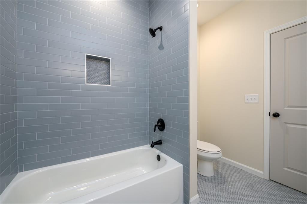 416 Lynnhaven Drive SW