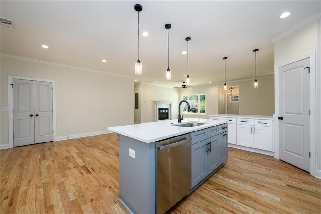 416 Lynnhaven Drive SW