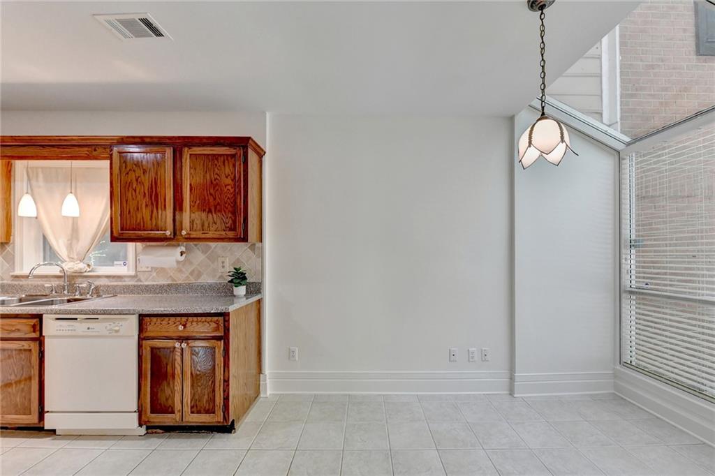 7500 Roswell Road Unit 65