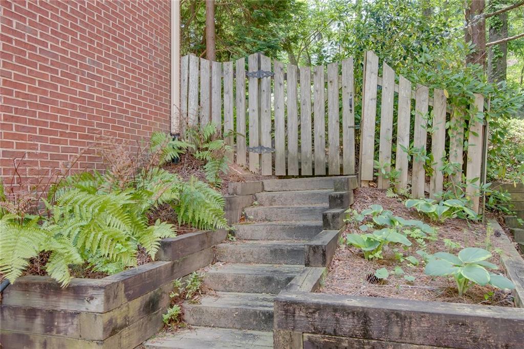 140 Belmont Place
