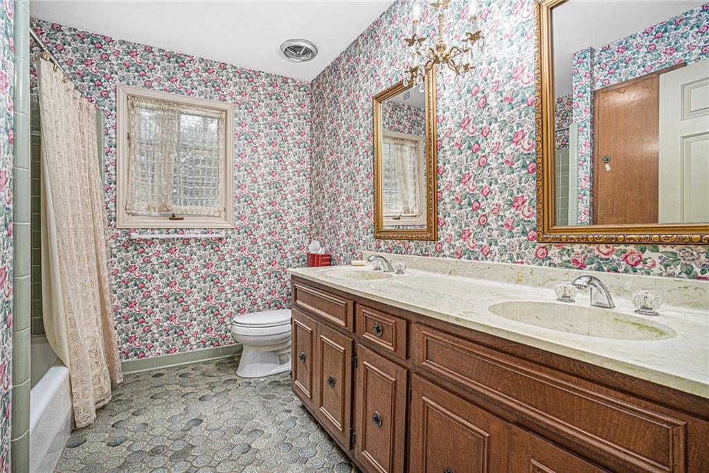 1720 TILLING Way