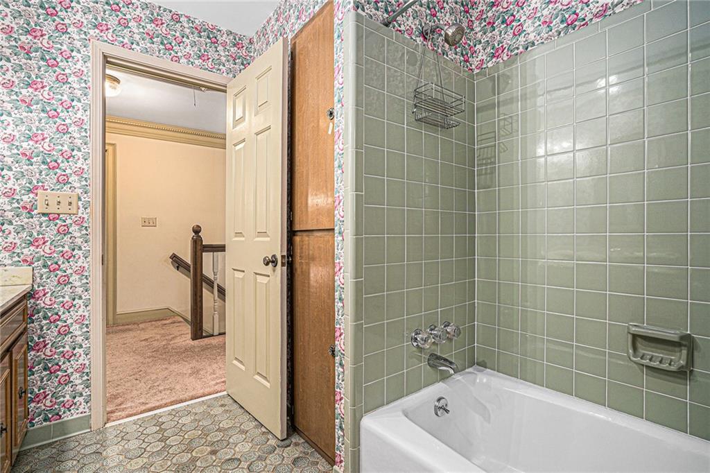 1720 TILLING Way