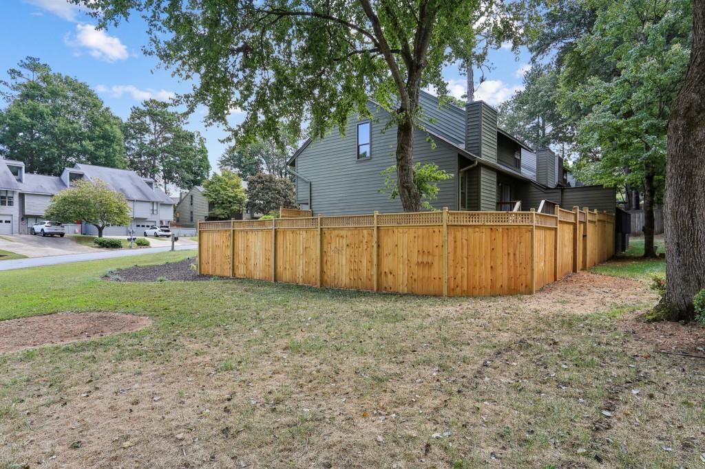 1033 Creatwood Circle SE