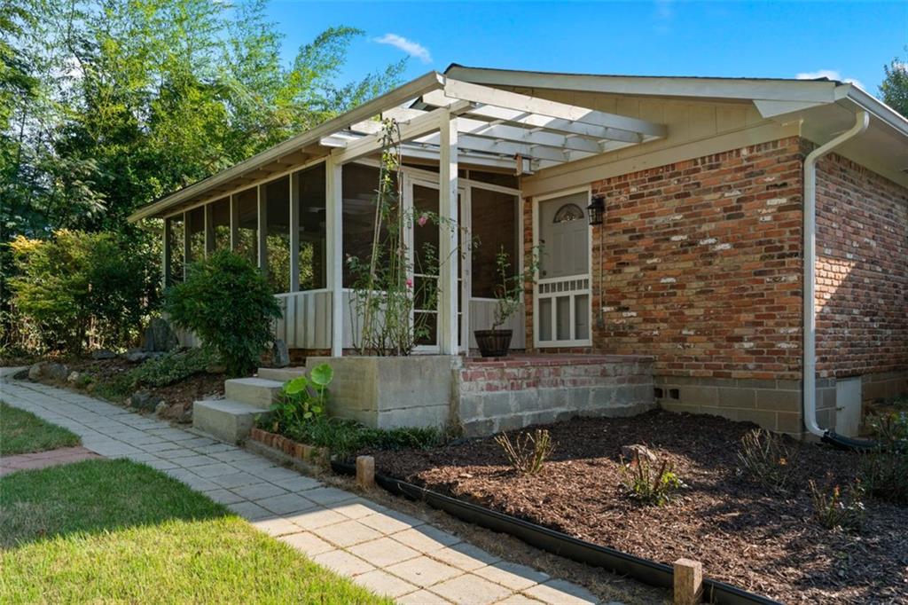 1678 Stanwyck Terrace