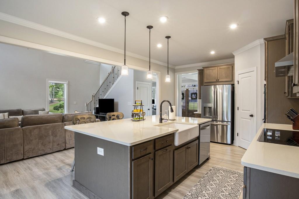 7570 Sunridge