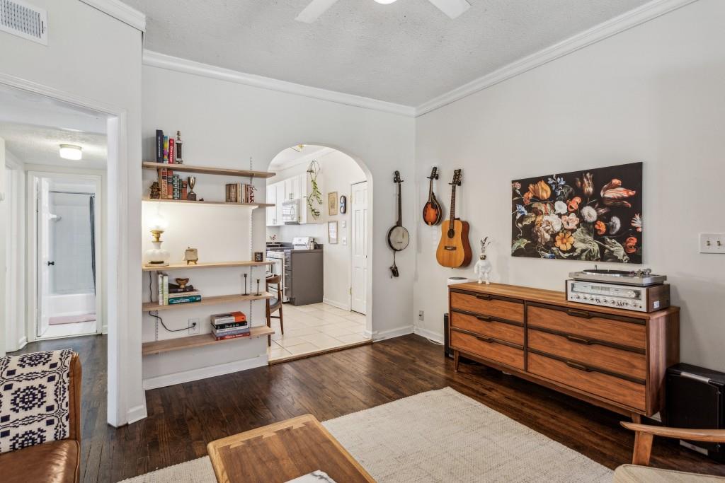 301 Avenue SE Unit 1