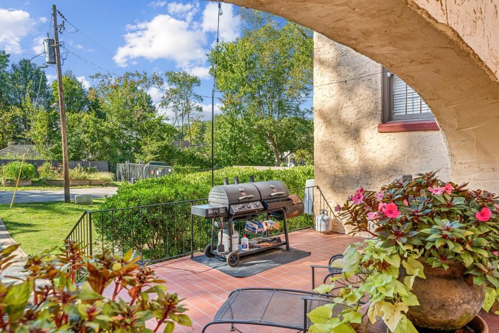 301 Avenue SE Unit 1