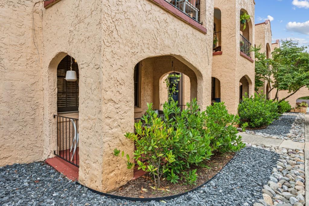 301 Avenue SE Unit 1