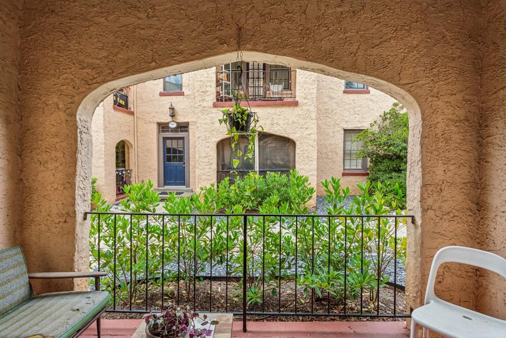 301 Avenue SE Unit 1