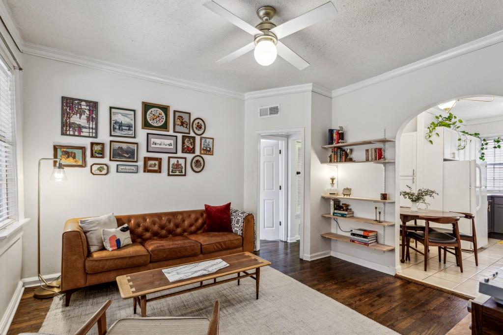 301 Avenue SE Unit 1
