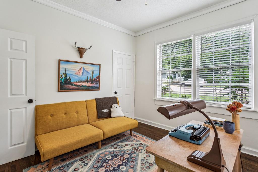 301 Avenue SE Unit 1