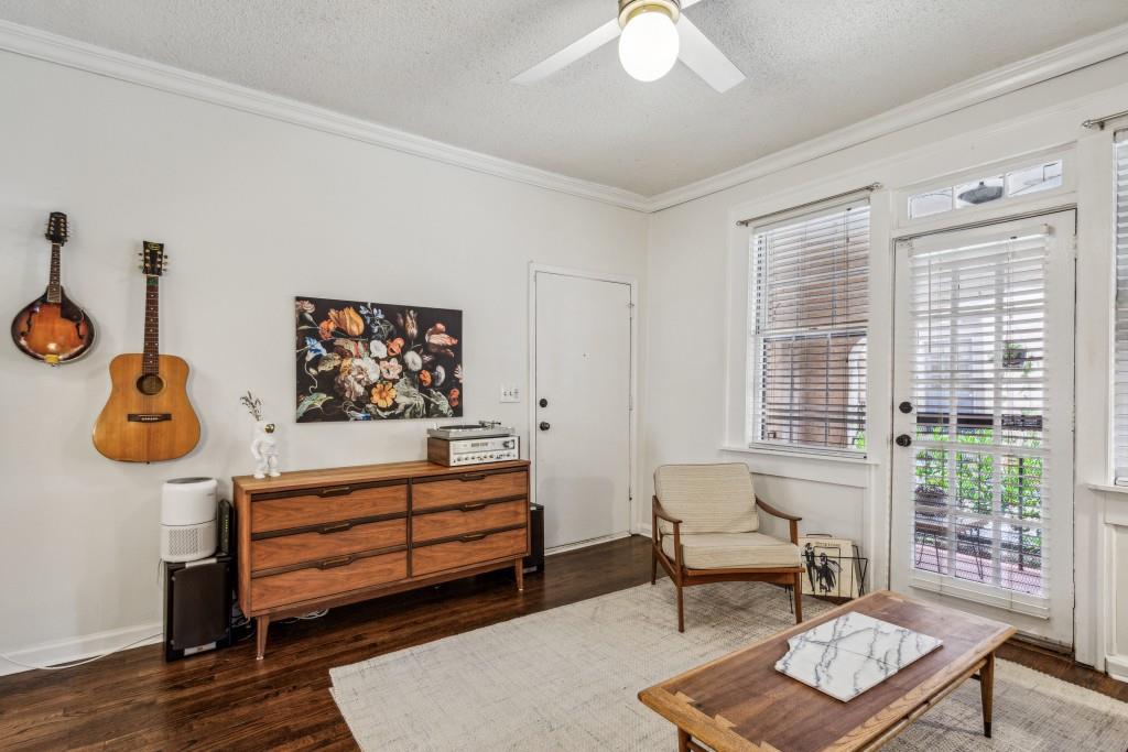 301 Avenue SE Unit 1
