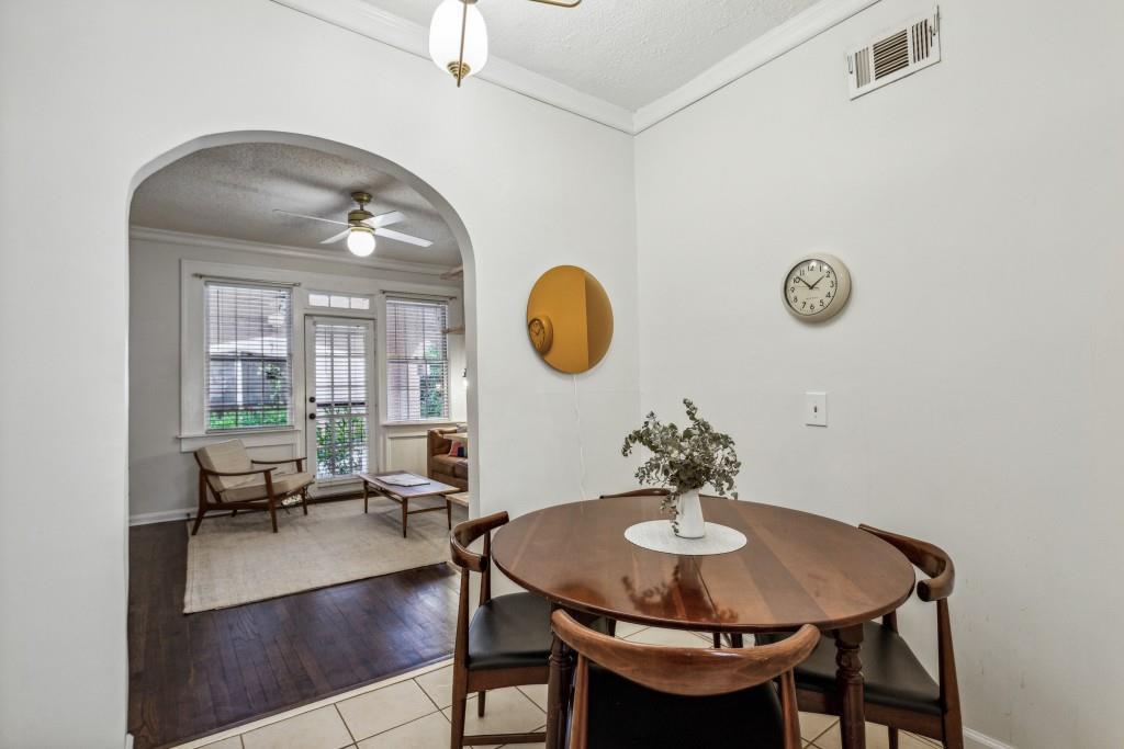 301 Avenue SE Unit 1