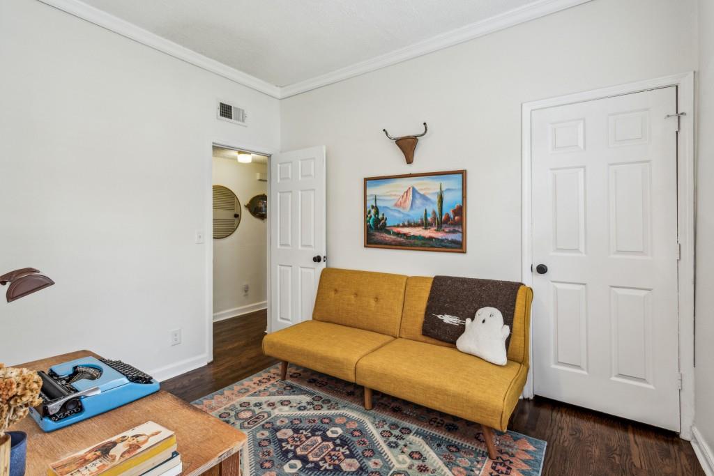 301 Avenue SE Unit 1