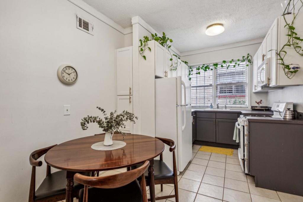 301 Avenue SE Unit 1
