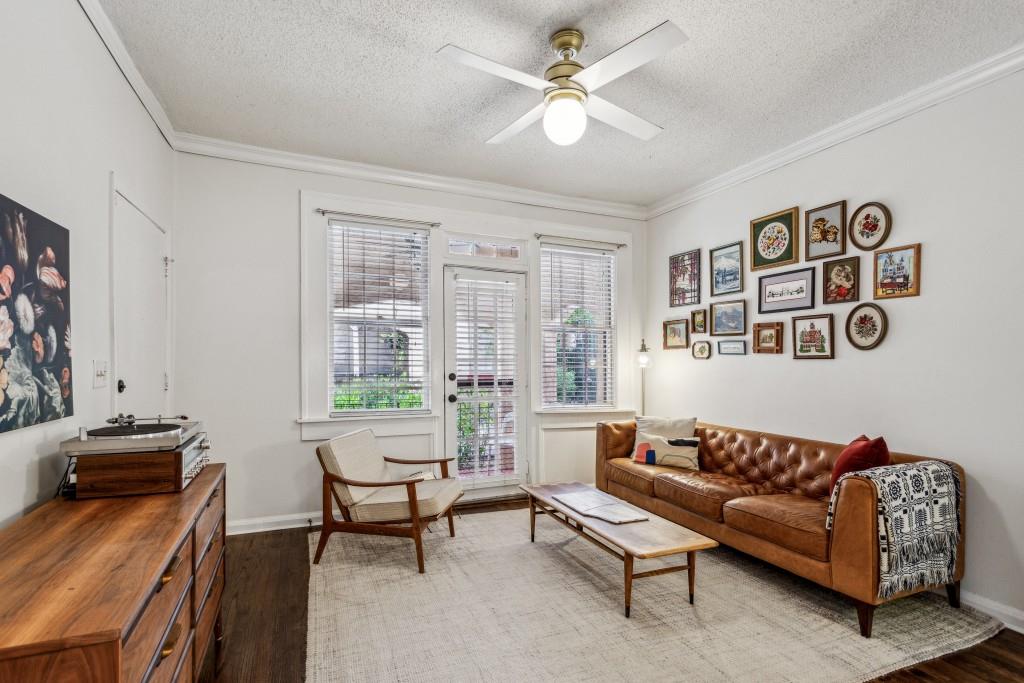 301 Avenue SE Unit 1