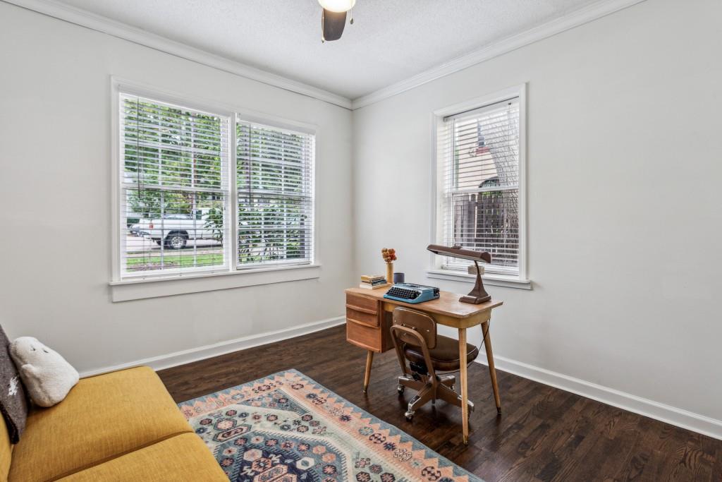 301 Avenue SE Unit 1