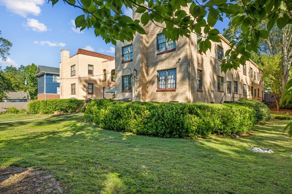 301 Avenue SE Unit 1