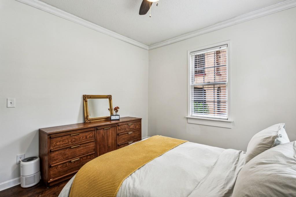 301 Avenue SE Unit 1