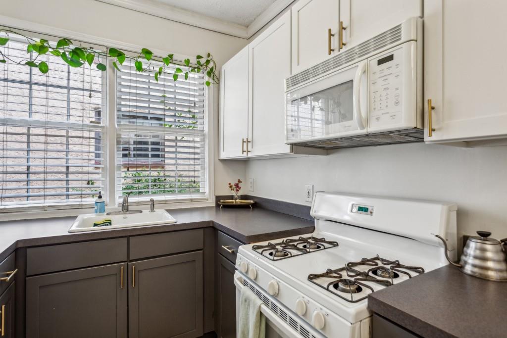 301 Avenue SE Unit 1