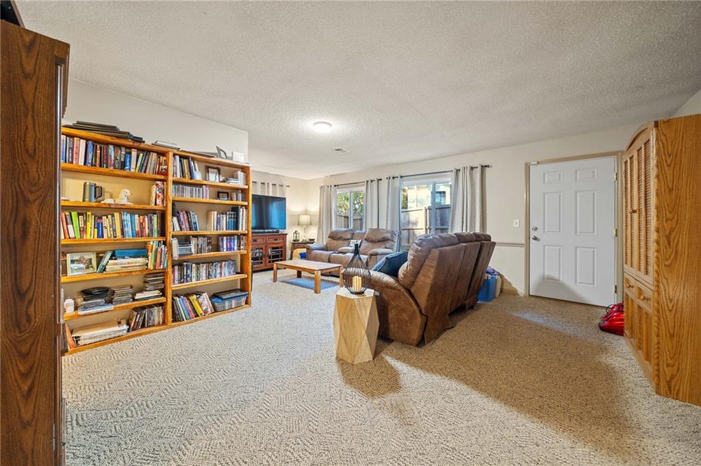 3245 Crestview Drive