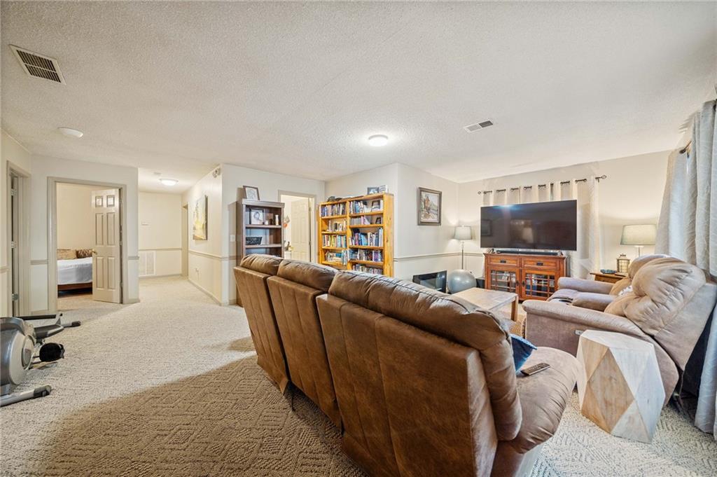 3245 Crestview Drive
