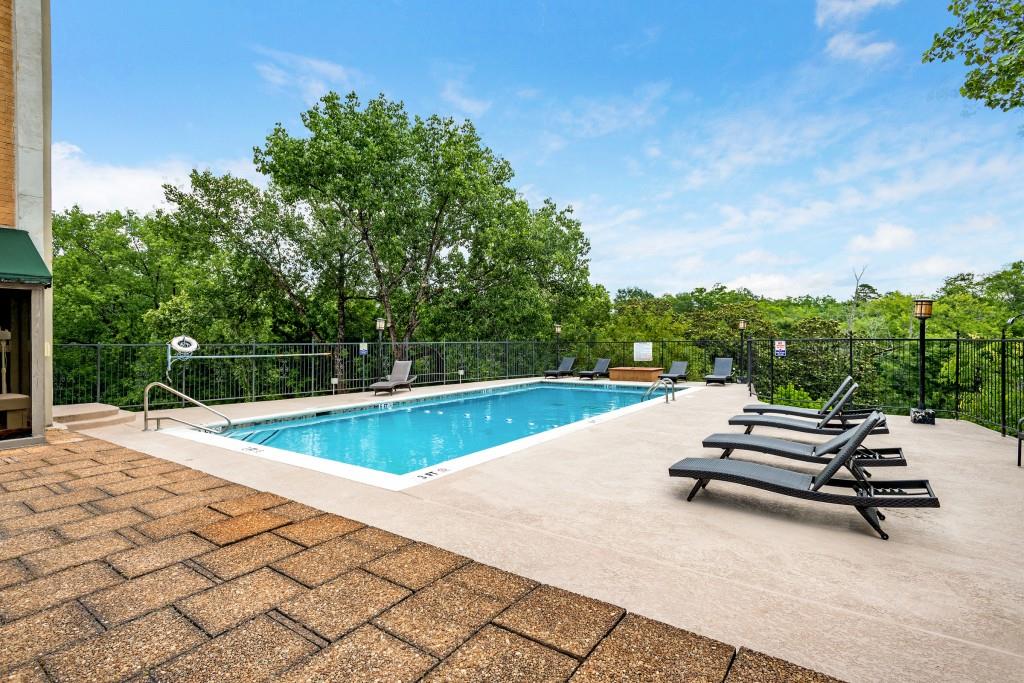 2285 Peachtree Road NE Unit 1204
