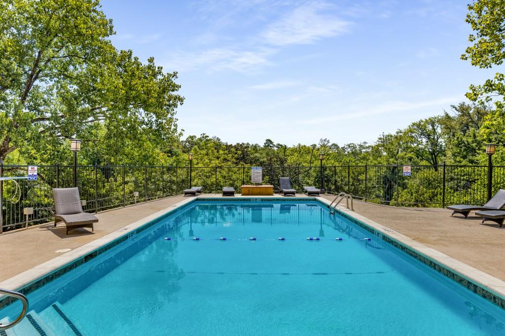 2285 Peachtree Road NE Unit 1204