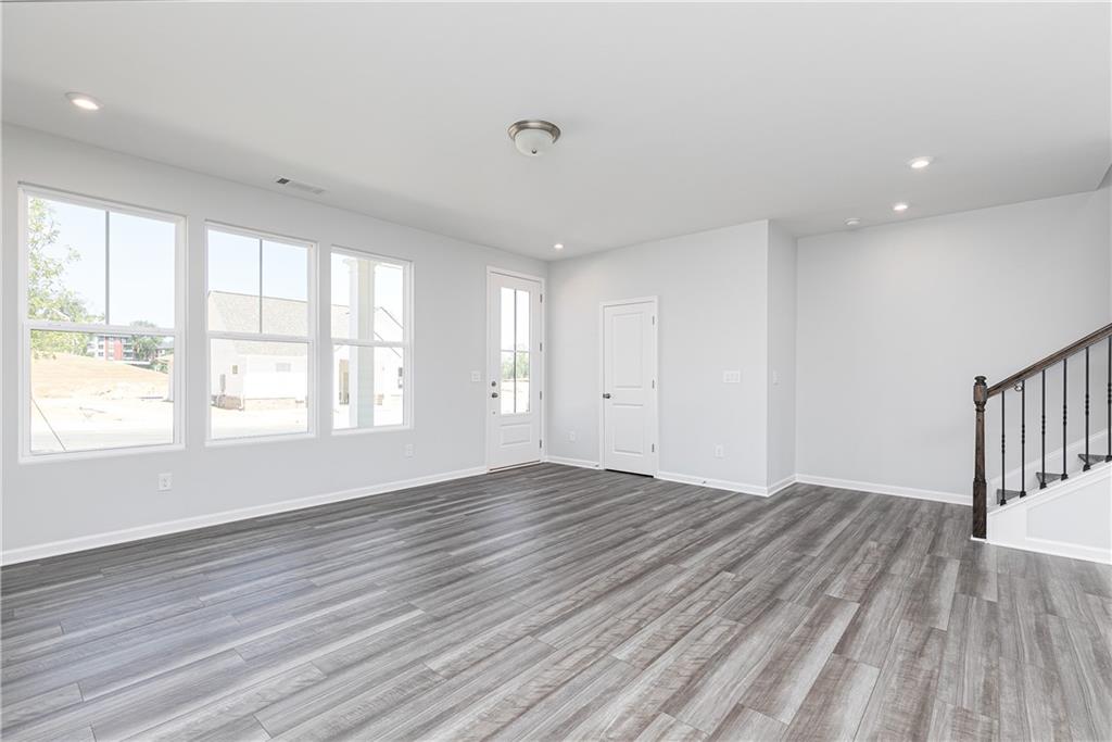 1385 Creek View Lane NW