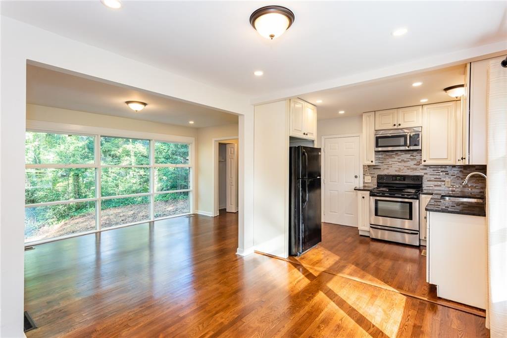 1383 Sandy Lane