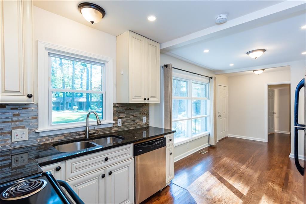 1383 Sandy Lane