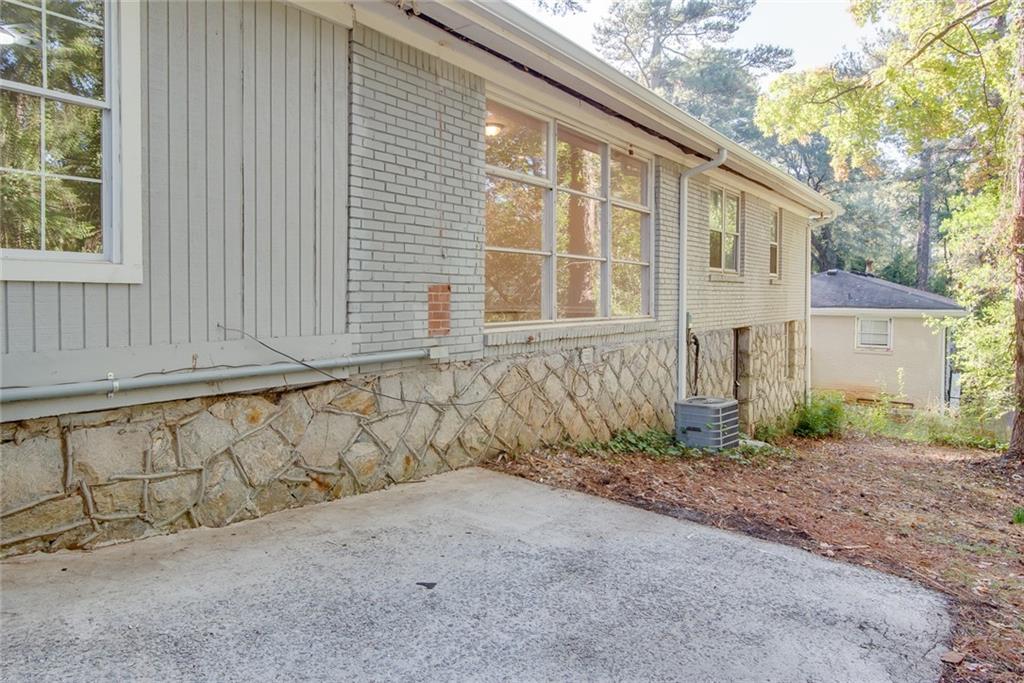 1383 Sandy Lane